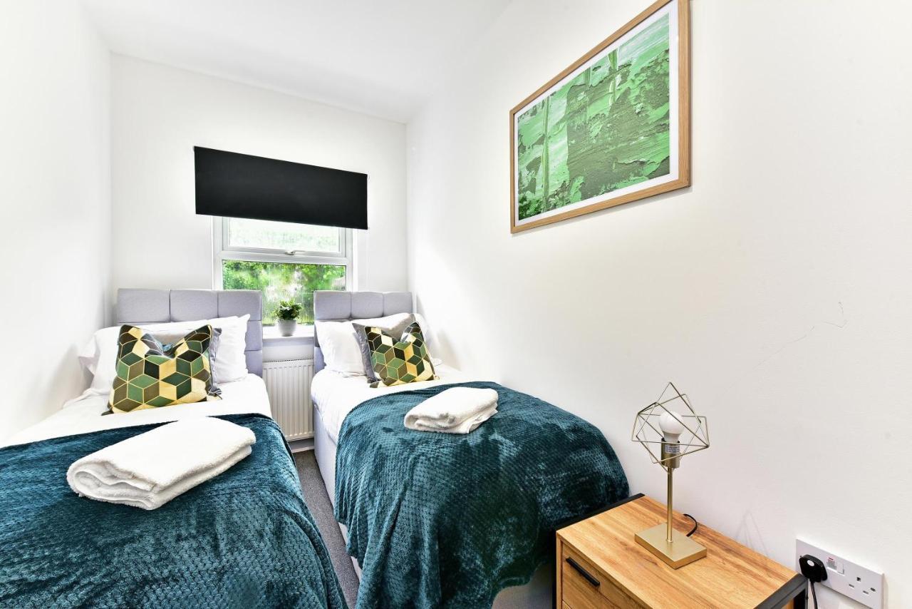 West Ealing Serviced Apts- 2 Bedroom 2 Bath Parking Near Station With Off Street Parking By 360Stays 外观 照片